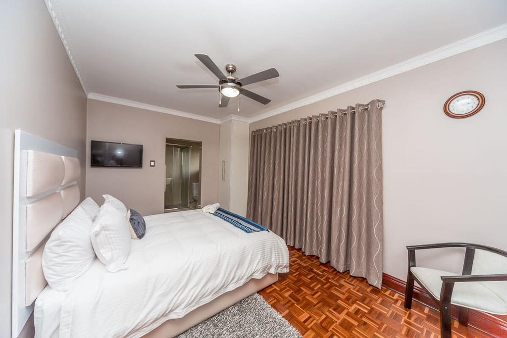 The Musafer Travel Lodge Pietermaritzburg Exterior foto