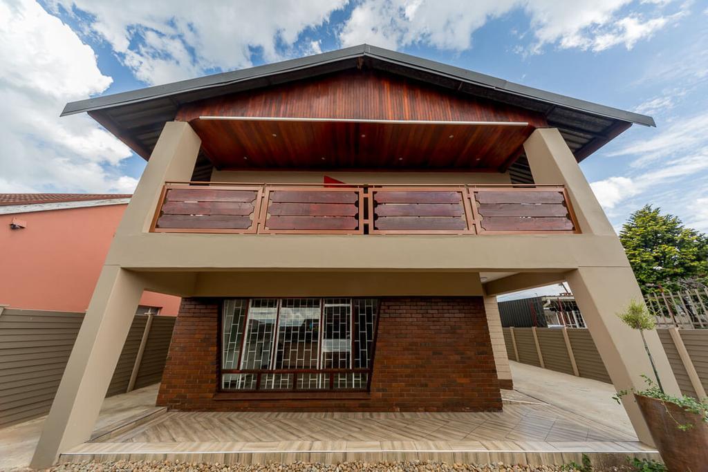 The Musafer Travel Lodge Pietermaritzburg Exterior foto